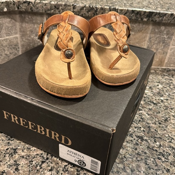 Athena’s - Picture 5 of 7